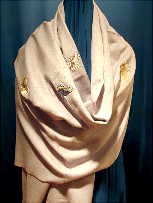 #S1 Pashmina shawl embroidered with butterfly